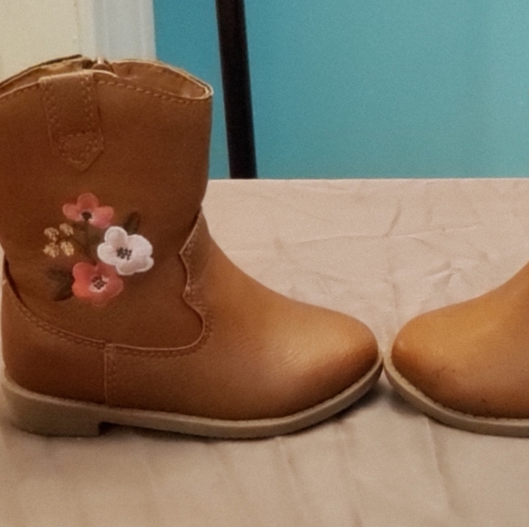 Carter's toddler boots - Picture 4 of 5